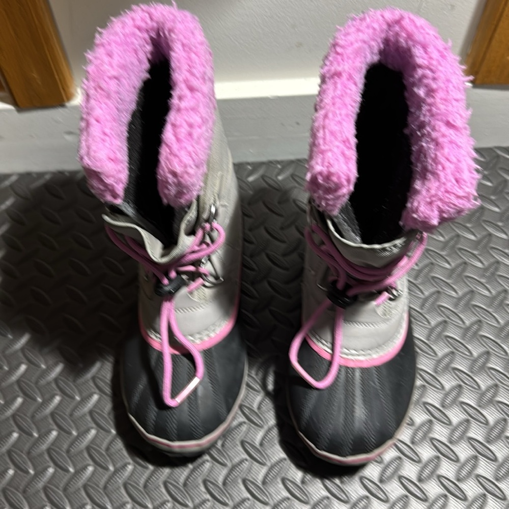 Sorel Woman’s Snow Boots - Picture 4 of 6